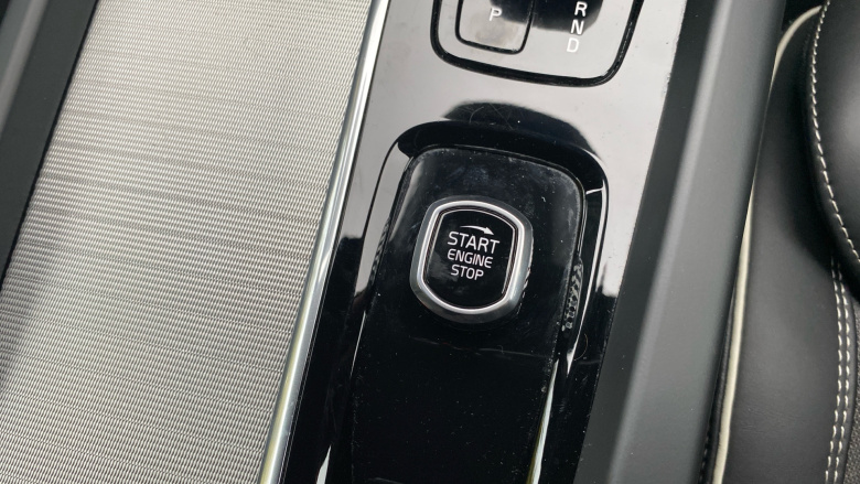 Volvo Xc60 2.0 B4D R DESIGN 5dr AWD Geartronic Diesel Estate